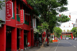 Chinatown di Kya-Kya Kembang Jepun, Pemkot Surabaya Pasang Papan Bahasa Mandarin