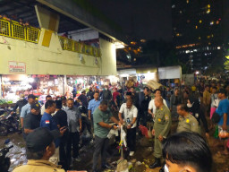 Pedagang Pasar Keputran Utara Diajak Kembali ke Masuk ke Pasar