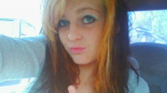 Model Porno Online Tembak Miss V Sendiri saat Bikin Video