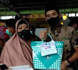 Peringati HPN, PWI Sidoarjo Berbagi Ratusan Sembako