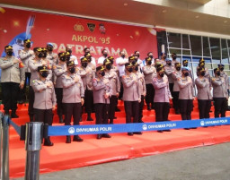 Kapolri Kunjungi Vaksinasi dan Baksos Peduli Alumni Akpol 95/Patriatama di Bekasi