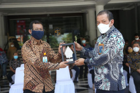 Pasar Kapasan Dijadikan Pilot Project Pembayaran ILP Non-Tunai