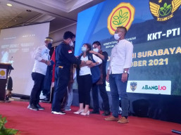 Mentan Kukuhkan 10.000 Pemuda Tani Bentukan KKT-PTI