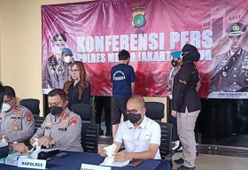 Ditangkap, Pelaku Modus Tabrak Lari yang Viral Ngaku Butuh Uang untuk Beli Obat