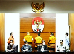 Begini Kronologi KPK Saat Menangkap Hakim Itong Isnaini