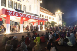 Wali Kota Eri Rayakan Malam Pergantian Tahun Bersama Warga di Taman Surya