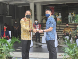 7 Ribu Paket Sembako dan 10 Unit Alat Bantu Pernafasan Diberikan Mayapada Group