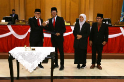 Nota R-APBD Surabaya 2024 Diserahkan, Prioritas untuk Pengentasan Kemiskinan