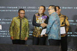 Wali Kota Eri Cahyadi Sabet Dua Sekaligus Penghargaan dari Media Nasional