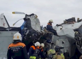 Mesin Mati, Pesawat Penerjun Payung Mendarat Darurat,16 Tewas