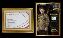 Dirut Pegadaian Raih Dua Penghargaan CEO Terbaik