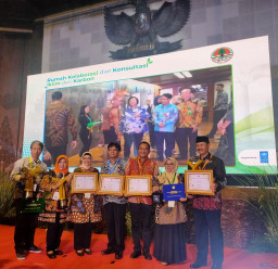 11 Kampung dan 10 Sekolah Surabaya Raih Penghargaan Proklim dan Adiwiyata dari KLHK