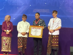 Dihadiri Wapres, Surabaya Kembali Raih Penghargaan Predikat A Akuntabilitas Kinerja