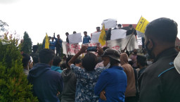 Dinilai Tak Berkompeten, Mahasiswa Sumenep Minta Bupati Copot Kadis Pendidikan