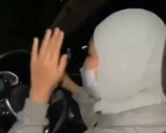 Amanda Manopo, Nyopir sambil Berhijab