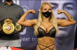Timbang Badan, Petinju Cantik Ini Pakai Lingerie