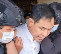 Densus 88 Acak-Acak Bekas Kantor FPI di Petamburan