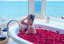 Jessica Iskandar Pamer Foto Mandi, Siapa yang Motret?