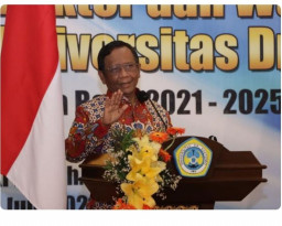 Adik Jadi Rektor Unitomo, Ini Pesan Machfud MD