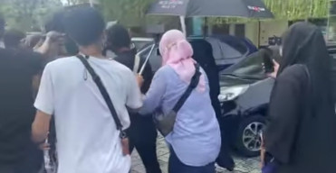 Ayah Meninggal Dijadikan Konten, Ria Ricis Dihujat Netizen