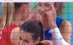 Menunjukka Gesture Mata Sipit, Pemain Voli Cantik Ini Kena Sankso Berat