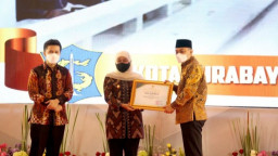 Penghargaan Pembangunan Daerah Terbaik Pemprov Jatim Diraih Surabaya