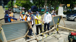 Perbaikan Drainase Jalan Akses Area Bandara Juanda Surabaya, Dikebut