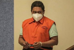 Terima Suap Rp 1,3 M, Penyidik KPK AKP Stepanus Robin Dipecat dengan Tidak Hormat