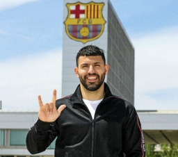 Aguero Resmi Merumput di Catalan