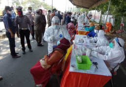 Terus Jaga Perbatasan, Eri Yakin Mampu Tekan Laju Kasus Covid-19 di Surabaya