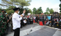 Eri Temui Warga Madura, Ajak Sholawatan dan Janji Sampaikan Aspirasi ke Khofifah