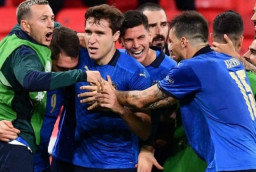 Chiesa Bawa Italia Lolos ke Perempat Final