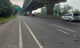 Ada Pekerjaan Rekonstruksi Rigid Pavement di Km 38+750 Ruas Tol Jakarta-Cikampek