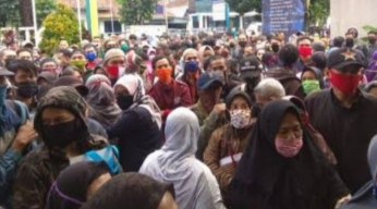 Pembagian Bansos Tunai di Kantor Pos, Rawan Timbulkan Klaster Baru