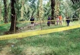 Marah Dibilang Miskin, RA Bantai Kakek Sugiono, Istri dan Cucunya