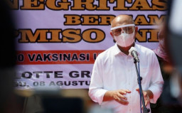 Abang Tukang Bakso di Bekasi, Divaksin