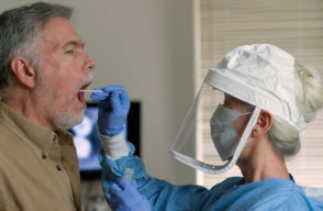 Harga PCR di India Rp 96 Ribu, di Indonesia Rp 900 Ribu, Hotman:Betapa Kayanya Klinik