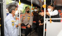 Eri Luncurkan Rute Baru Bus Suroboyo Bisa Bayar Pakai Uang Elektronik