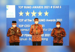 Bupati Malang Raih Penghargaan TOP BUMD Awards 2021