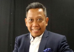 Tukul Hanya Bisa Komunikasi Lewat Tatapan Mata