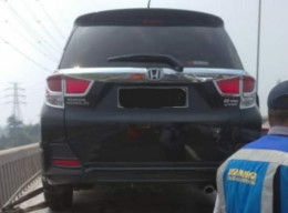 Tiga Mobil Tabrakan Beruntun di Tol Layang Mohammed Bin Zayed