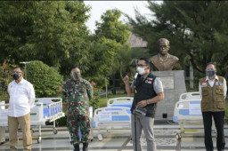 BUMD Jabar Serahkan Bantuan 70 Tempat Tidur Rumah Sakit untuk RS Dustira