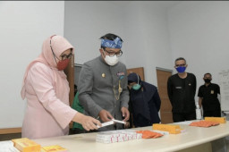 Jabar Salurkan Suplemen Vitamin dan Obat bagi Pasien COVID-19 Isoman