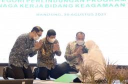 Jabar Terima Rekor MURI Jamsostek Tenaga Pendidik Keagamaan Tingkat Nasional