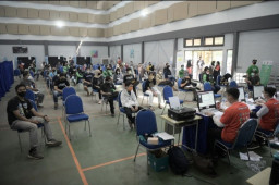 Kolaborasi, Vaksinasi SMAN 8 Target 1.500 Orang Sehari