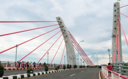Presiden Jokowi Resmikan Jembatan Sei Alalak, Struktur Unik Cable Stayed Melengkung Asimetrik