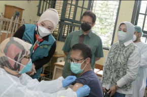 Vaksinasi Alumni SMAN 5 Bandung Sediakan 1.000 Dosis Vaksin bagi Siswa dan Orang Tua