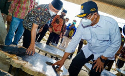 Kerajinan Batu dan Kayu Fosil Tulungagung Sukses Dilirik Pasar Global