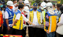 Basuki Perintahkan Perlebar Alur Sungai dan Relokasi Rumah di Bantaran