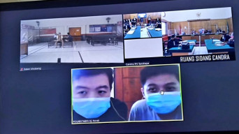 Eksepsi Beny dan Irwan, Mengundang Richard Melalui Iklan